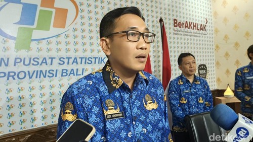 Kepala BPS Provinsi Bali Agus Gede Hendrayana Hermawan saat dijumpai di kantornya, Senin (2/6/2025). (Ni Made Lastri Karsiani Putri-detikBali)