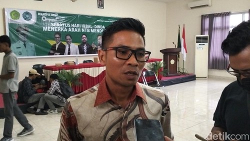 Ketua Pansus Struktur Organisasi dan Tata Kelola (SOTK) DPRD NTB Hamdan Kasim ditemui di Mataram, Senin sore (2/6/2025). (Ahmad Viqi/detikBali)