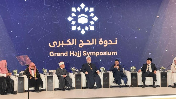Ketua Umum Pengurus Besar Nahdlatul Ulama (PBNU) KH Yahya Cholil Staquf (Gus Yahya) dalam seminar Akbar Haji Tahun 2025 di Hotel Ritz Carlton, Jeddah, Arab Saudi, Minggu (1/6/2025).