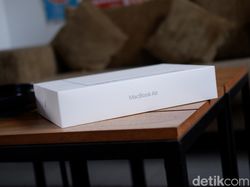 Unboxing MacBook Air M4 Sky Blue: Cantik di Luar, Gahar di Dalam