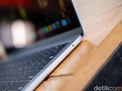 Unboxing MacBook Air M4 Sky Blue: Cantik di Luar, Gahar di Dalam