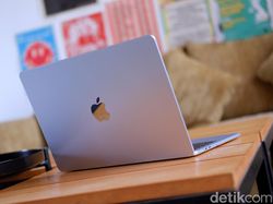 Unboxing MacBook Air M4 Sky Blue: Cantik di Luar, Gahar di Dalam