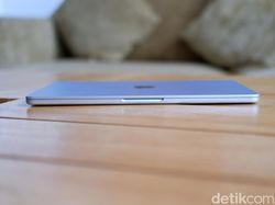 Unboxing MacBook Air M4 Sky Blue: Cantik di Luar, Gahar di Dalam