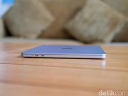 Unboxing MacBook Air M4 Sky Blue: Cantik di Luar, Gahar di Dalam