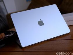 Unboxing MacBook Air M4 Sky Blue: Cantik di Luar, Gahar di Dalam