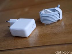 Unboxing MacBook Air M4 Sky Blue: Cantik di Luar, Gahar di Dalam