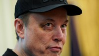 Saat ditanya tentang cedera di mata kanannya, Musk mengatakan bahwa ia bercanda dengan X dan berkata, Silakan, pukul wajah saya. Dan dia melakukannya. REUTERS/Nathan Howard