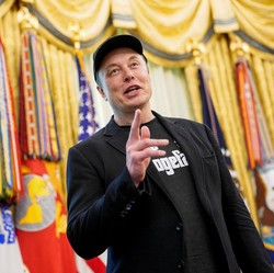 Pengakuan Mantan dan Alasan Elon Musk Ingin Punya Banyak Anak
