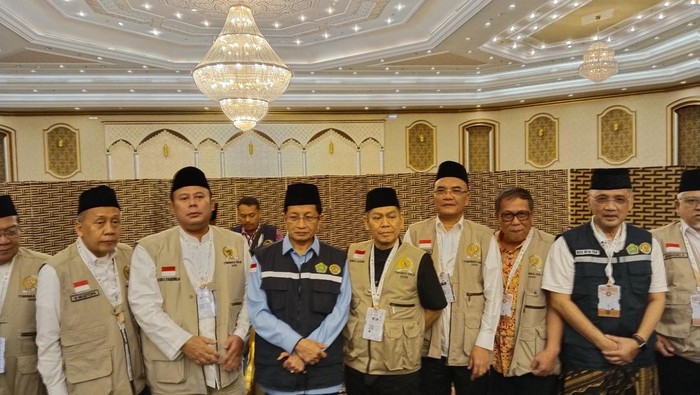 Menteri Agama Nasaruddin Umar usai rapat bersama Tim Pengawas (Timwas) DPR di Makkah, Arab Saudi