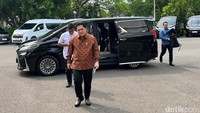 Selain Bahlil, Presiden Prabowo Subianto juga memanggil Menteri Badan Usaha Milik Negara (BUMN) Bahlil Lahadalia merapat ke Istana.Foto: Herdi Alif Al Hikam/detikcom