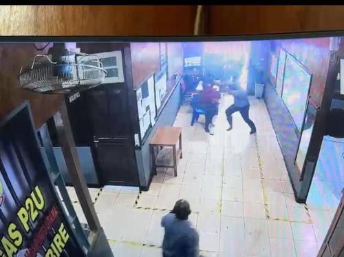 Momen napi Lapas Kelas IIB Nabire kabur dari tahanan hingga petugas diserang,