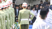 Beberapa tokoh yang hadir dalam upacara Hari Lahir Pancasila di antaranya Wakil Presiden ke-6 Try Sutrisno, Wakil Presiden ke-10 dan ke-12 Jusuf Kalla (JK), Ketua MPR Ahmad Muzani, Ketua DPD Sultan B Najamuddin,Menko PMK Pratikno, Menko Hukum, HAM, Imigrasi dan Pemasyarakatan Yusril Ihza Mahendra, Menko Infrastruktur dan Pembangunan Kewilayahan Agus Harimurti Yudhoyono (AHY). (Foto: ANTARA FOTO/MUHAMMAD ADIMAJA).