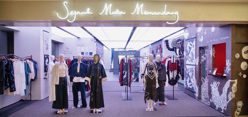 Pameran Sejauh Mata Memandang dan Adrian Gan
