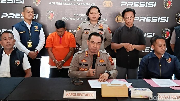 Pembacok pengantin pria di Palembang saat dihadirkan di ungkap kasus