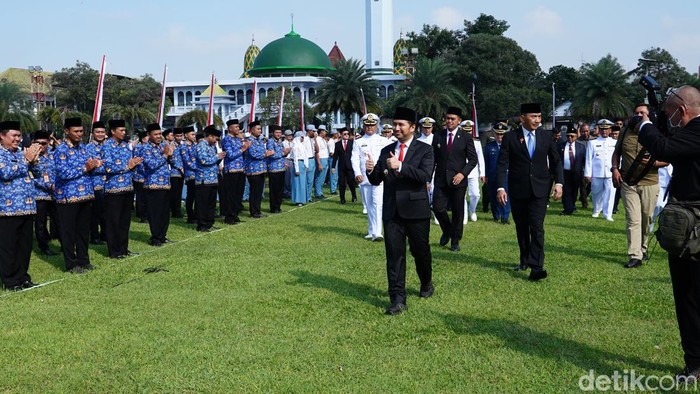 Plt Gubernur Jatim Emil Dardak pimpin upacara Hari Lahir Pancasila (Fima Purwanti)