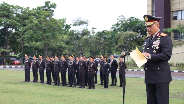 Polda Riau menggelar upacara peringatan Hari Lahir Pancasila 1 Juni 2025.