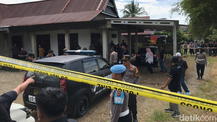 Polisi menggelar rekonstruksi kasus pembunuhan wanita yang mayatnya ditemukan sisa kerangka di Palopo.