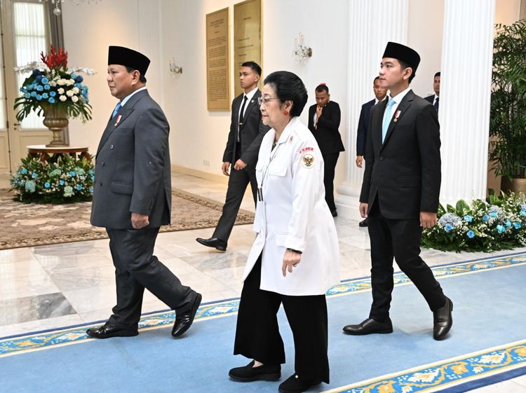 Potret Prabowo, Gibran dan Megawati Tampil Bareng di Satu Acara
