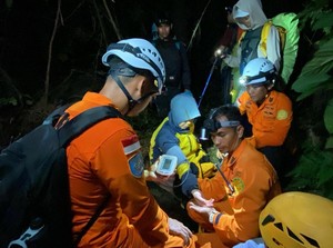 Tim SAR Babel Evakuasi Pendaki yang Alami Hipotermia di Bukit Pading