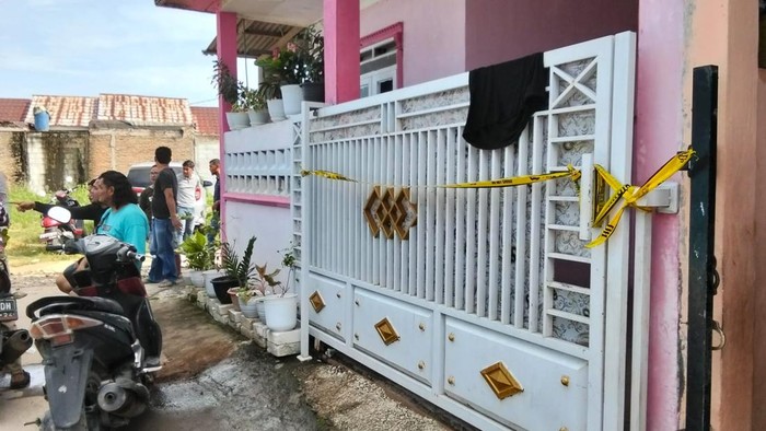 Rumah korban seorang wanita yang ditemukan tewas di Kota Serang