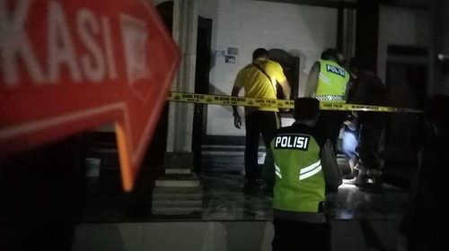 Rumah warga di Banjar Dinas Padang Tunggal, Desa Duda, Kecamatan Selat, Karangasem, Bali, ludes terbakar pada Minggu (1/6/2025) malam. (Foto: Dok. Polres Karangasem)