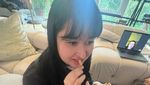 Stephanie Poetri Doyan Ngopi Bareng Teman dan Suaminya