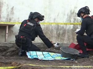 Warga Klaten Temukan Granat Nanas Saat Bersihkan Lahan Bongkaran Rumah Tua