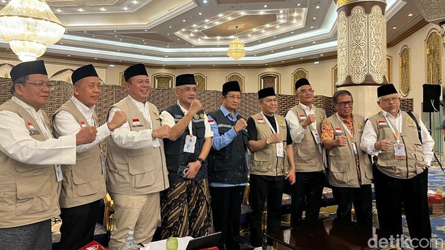 Timwas DPR Bahas Mitigasi Permasalahan Haji Bersama Menag dan Amirul Hajj