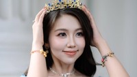 Vilmei ganti kostum lagi. Kali ini ia cosplay jadi Cinderella. (Foto: dok Instagram)