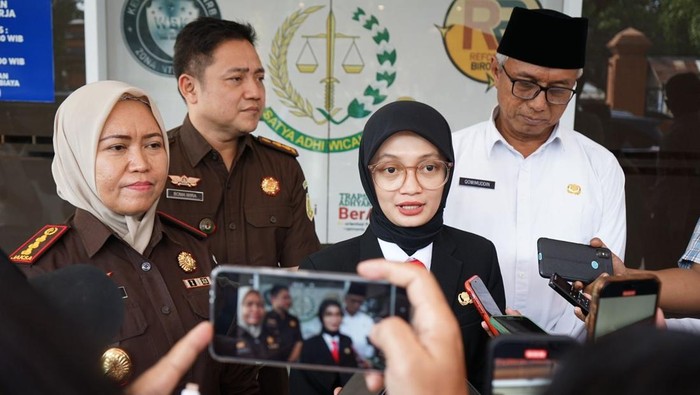 Wali Kota Kediri Vinanda Pramesti