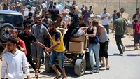 Saat bantuan mulai mengalir lagi, pasukan Israel - yang sekarang menguasai sebagian besar wilayah Gaza - terus melancarkan serangan, menewaskan 3.901 warga Palestina sejak gencatan senjata singkat berakhir pada pertengahan Maret, menurut Kementerian Kesehatan Gaza. Foto: REUTERS/Ramadan Abed