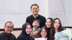 Zaskia Adya Mecca dan Hanung Bramantyo Pontang-panting Hadiri Kelulusan Anak