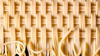 Foto rajutan pasta yang cantik hasil Costas Millas asal Inggris ini berhasil memenangkan kategori ‘Hotel Art Group Food Stylist’. Foto: Boredpanda