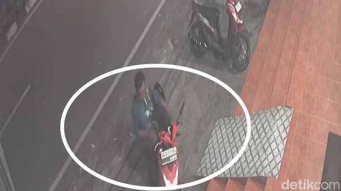 Aksi curanmor di Trenggalek CCTV