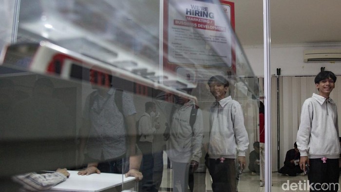 Jakarta Job Fair hadir di GOR Tanjung Duren dan GOR Kebon Jeruk, Jakarta Barat. Acara ini diikuti belasan perusahaan yang membuka ribuan lowongan pekerjaan.