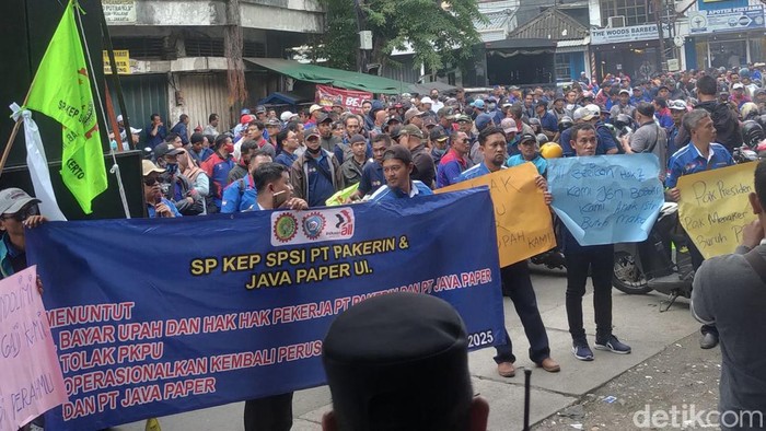 Demo karyawan PT Pakerin di Surabaya