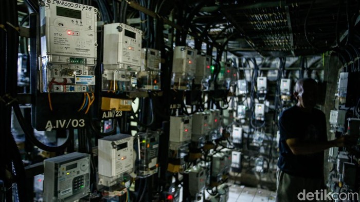 Diskon tarif listrik 50%  Juni dan Juli dibatalkan. Para warga merasa kecewa.