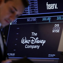 Kreator TikTok Diboyong ke Disney+