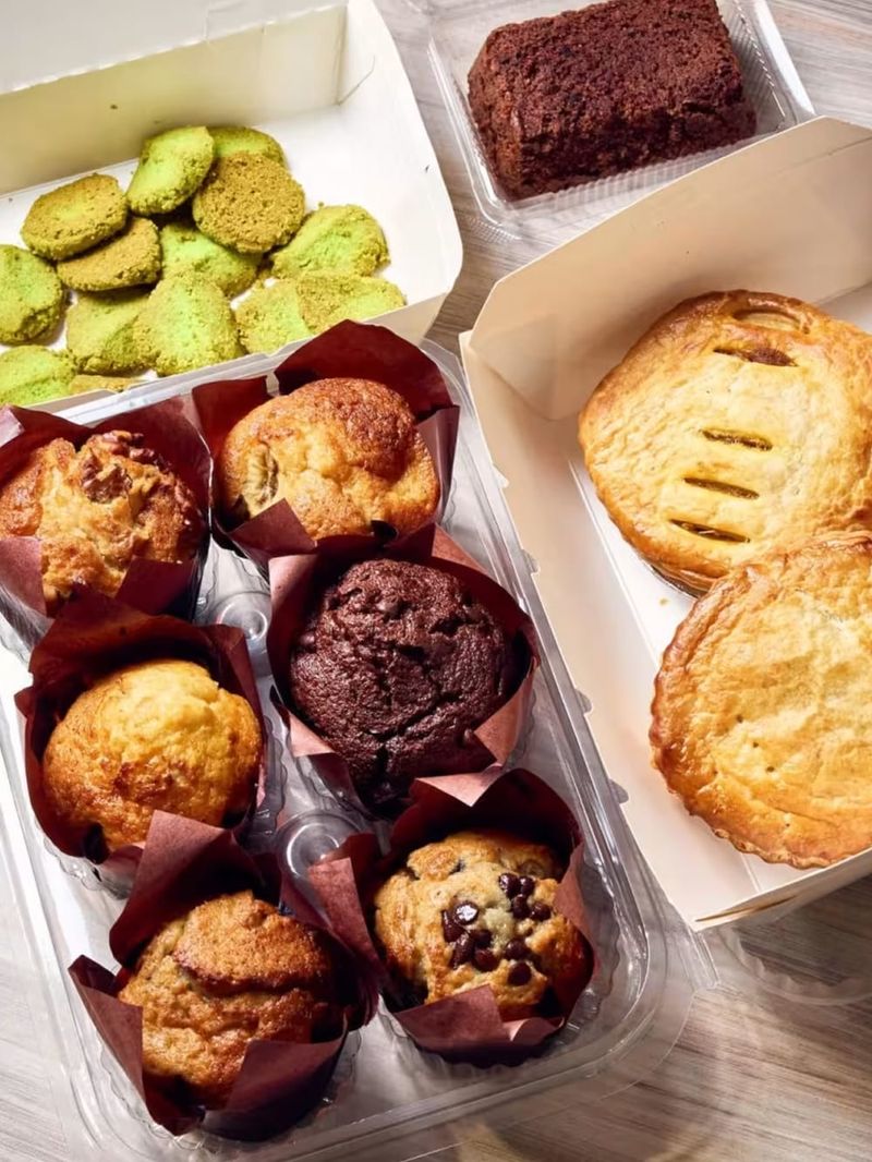 Gara-gara Info Keliru, Penjual Kue Kaki Lima Merugi hingga 70%