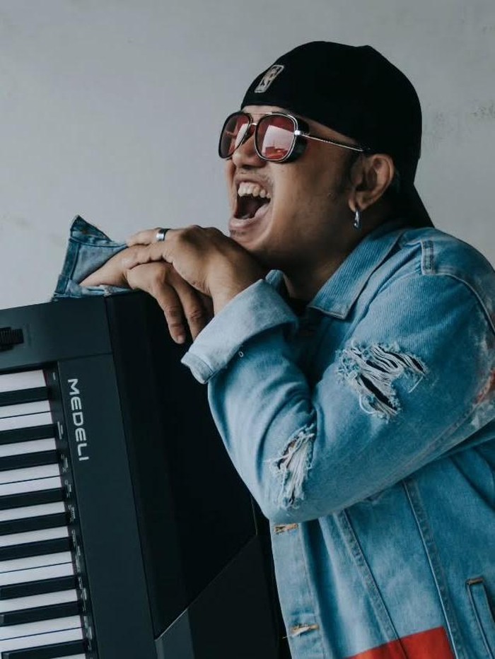 Gatot Kies, Keyboardis Ungu Gatot Kies, Keyboardis Ungu