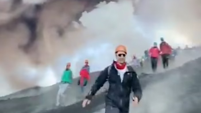 Gunung Etna erupsi