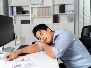 Gampang Lelah & Nyeri Saat Beraktivitas? Awas Tanda Kurang Vitamin D3 & K2