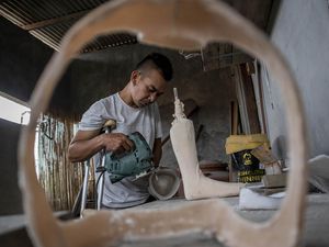 Kaki Palsu Buatan Lembang Beri Harapan bagi Penyandang Disabilitas