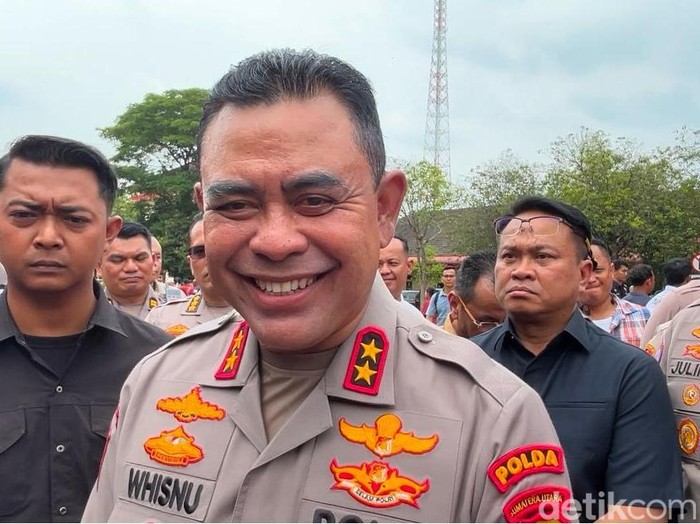 Kapolda Sumut Irjen Whisnu saat diwawancarai di Polda Sumut.