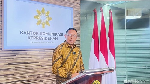 Kepala Kantor Komunikasi Kepresidenan (PCO) Hasan Nasbi (Eva/detikcom)