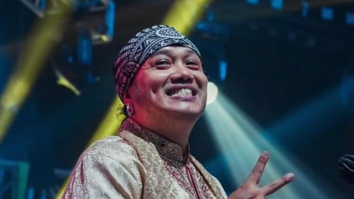 Gatot Kies, Keyboardis Ungu