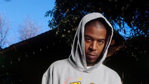 Cassie pernah punya hubungan singkat dengan Kid Cudi, yang ternyata gak akur sama P Diddy. Dan saat P Diddy tahu soal hubungan itu, dia langsung ngamuk dan mengancam Cassie pakai pembuka botol wine. Foto: Instagram Kid Cudi