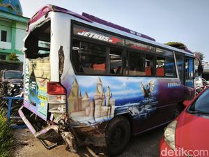 Video: Bus Bawa Rombongan Warga Kecelakaan di Karanganyar, 1 Tewas