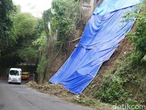 Penanganan Longsor di Tebing Jalan Kolmas Lembang Tunggu Respons Provinsi