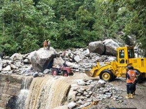Ratusan Wisatawan Terjebak Longsor di Pegunungan India